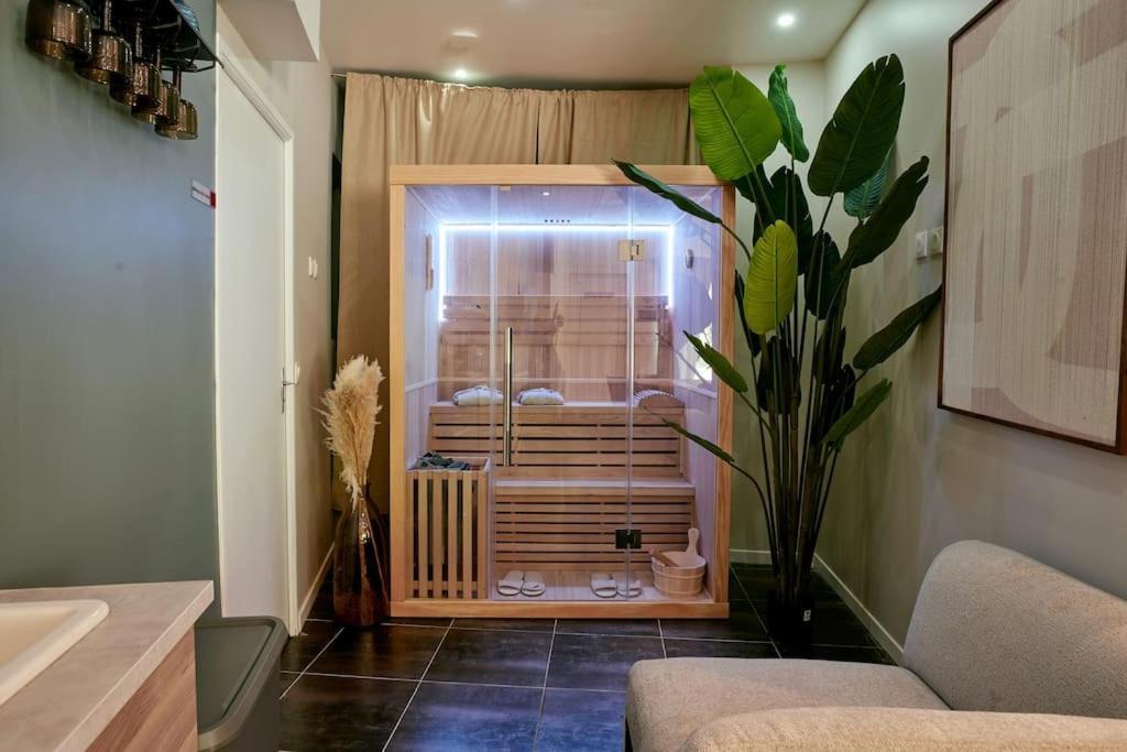 Versailles Jacuzzi - Sauna - Rdc 2 Exterior foto